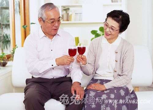 老人如何科學飲食防中暑